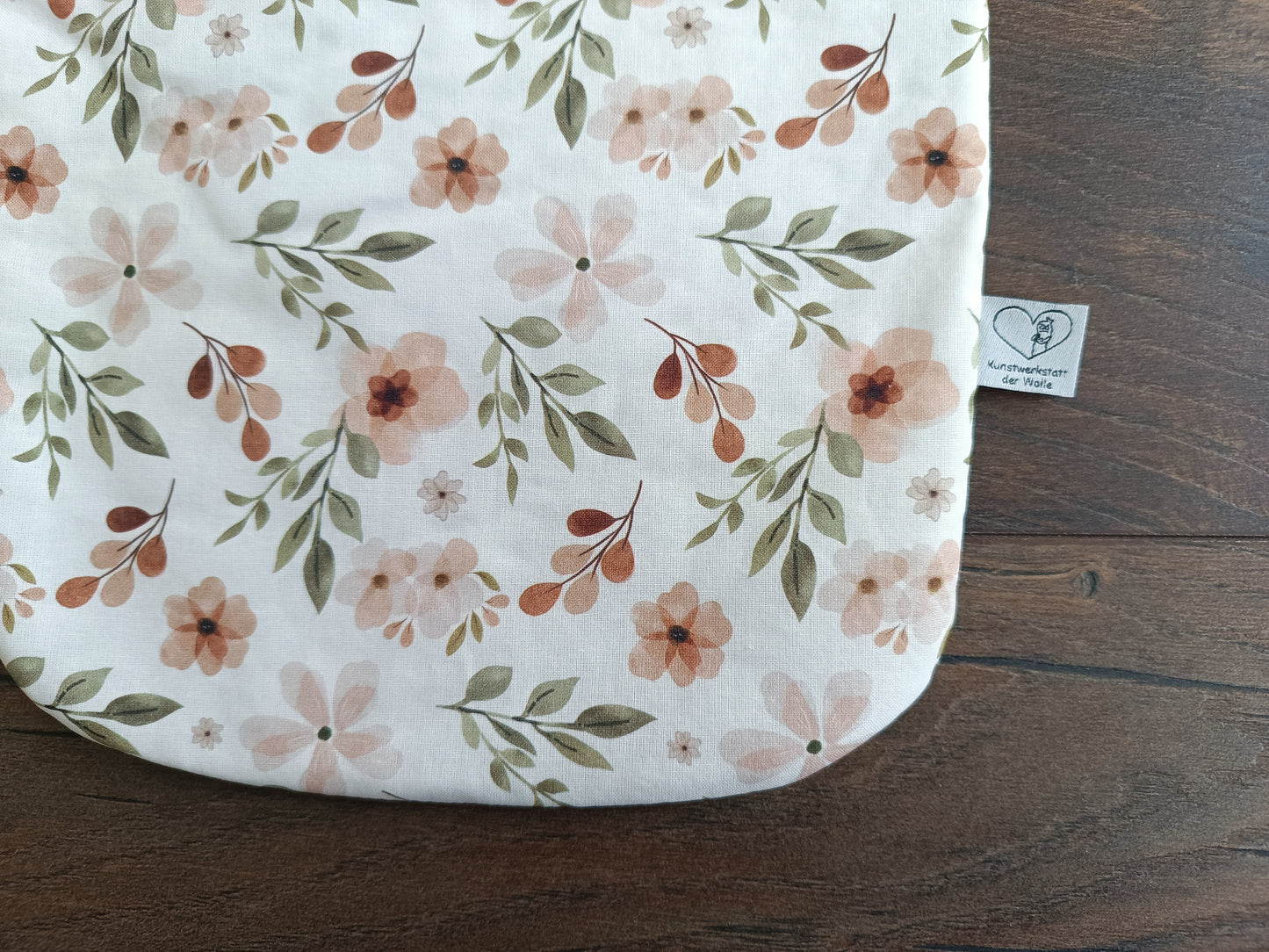 Wärmflasche 2 Liter Blumen in weiß