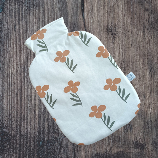 Wärmflasche 2 Liter im skandinavischen Stil mit Blumen