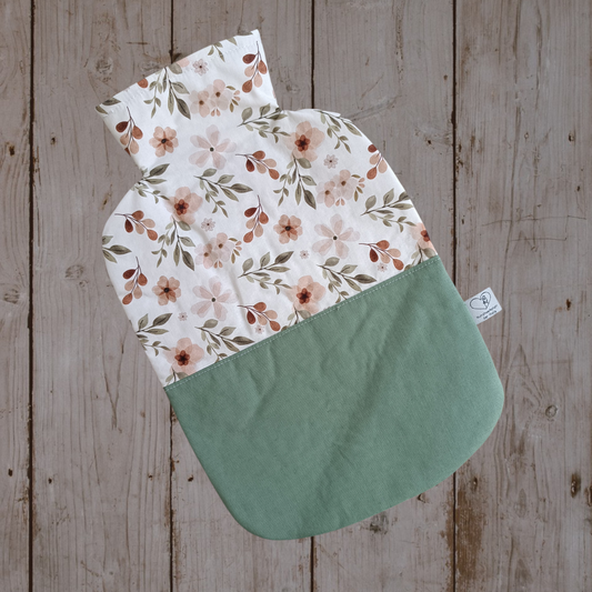 Wärmflasche 2 Liter Blumen in weiß und salbei-grün